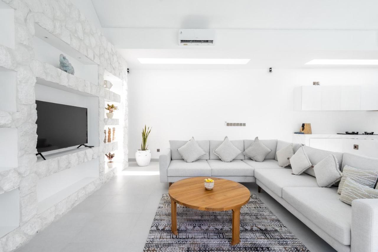 Casa Blanca Villa By Betterplace Uluwatu Extérieur photo