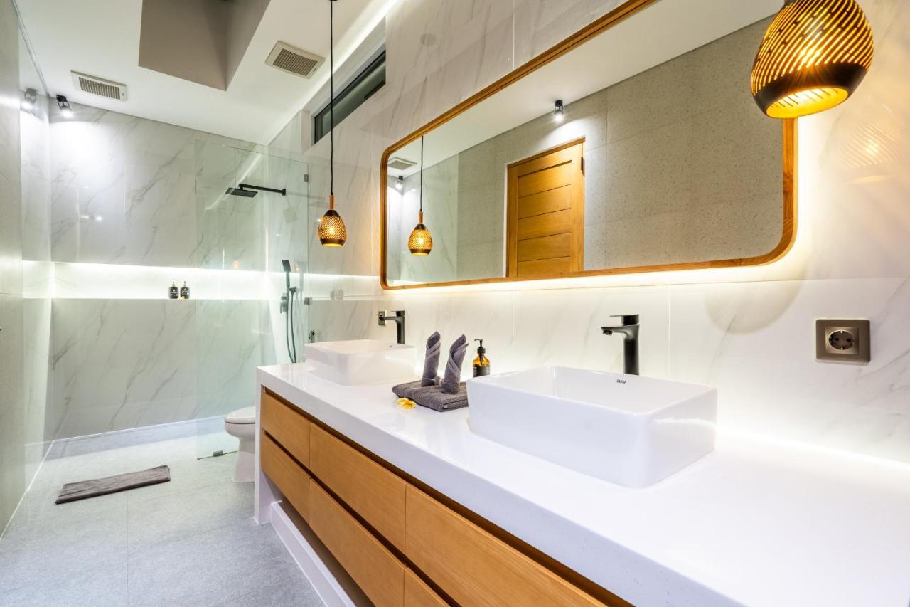 Casa Blanca Villa By Betterplace Uluwatu Extérieur photo