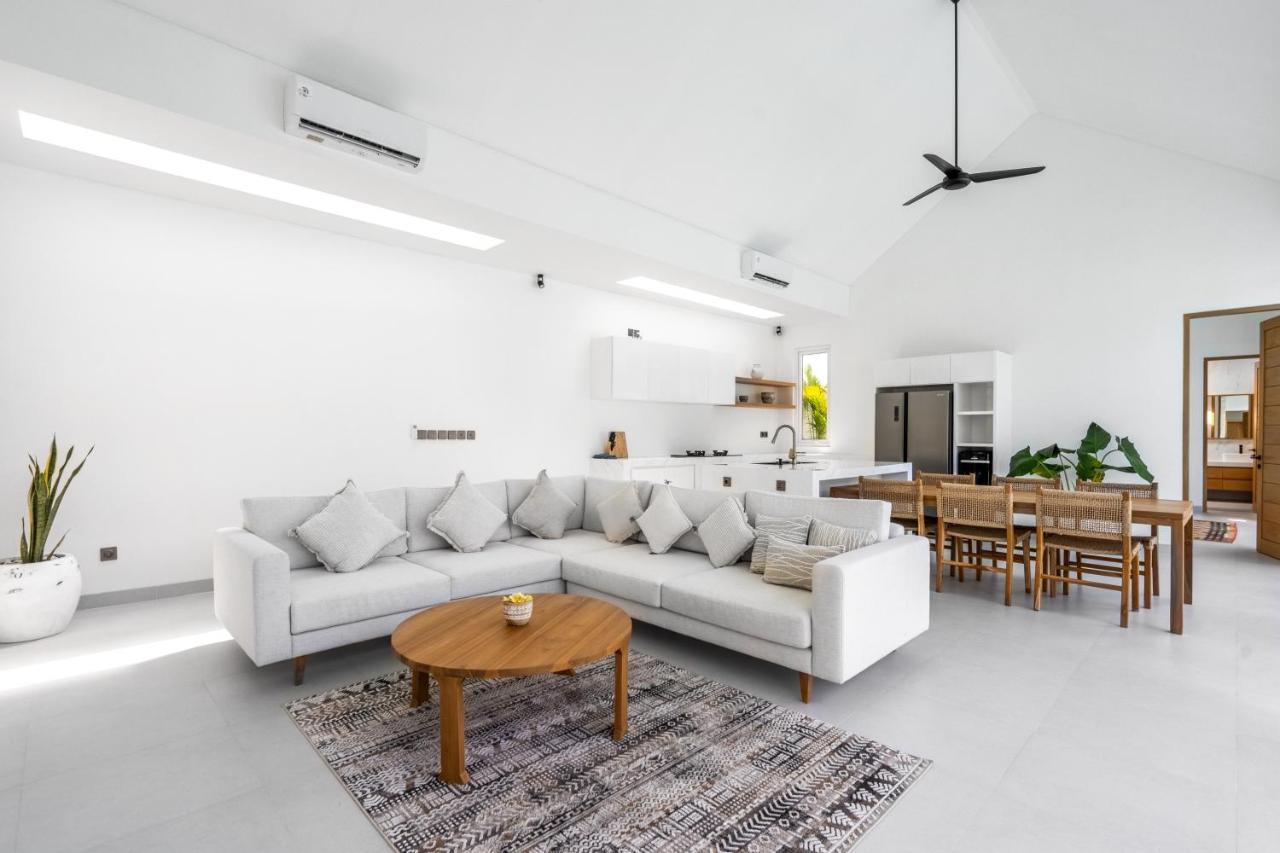 Casa Blanca Villa By Betterplace Uluwatu Extérieur photo