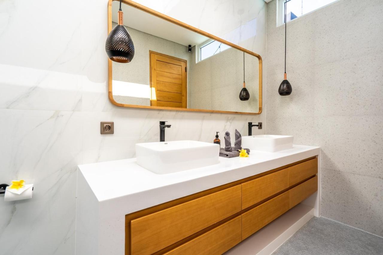 Casa Blanca Villa By Betterplace Uluwatu Extérieur photo