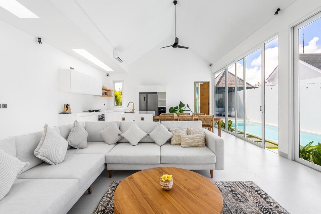 Casa Blanca Villa By Betterplace Uluwatu Extérieur photo