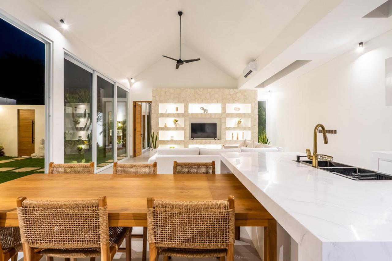 Casa Blanca Villa By Betterplace Uluwatu Extérieur photo