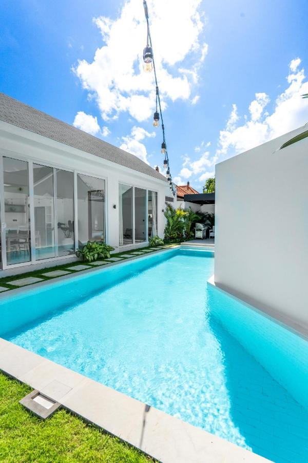 Casa Blanca Villa By Betterplace Uluwatu Extérieur photo